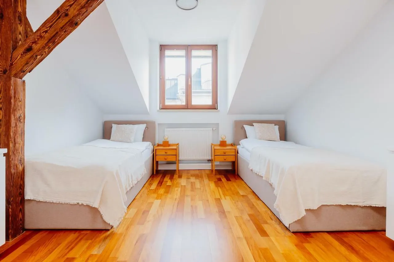 Atticus Apartments Krakau Polen